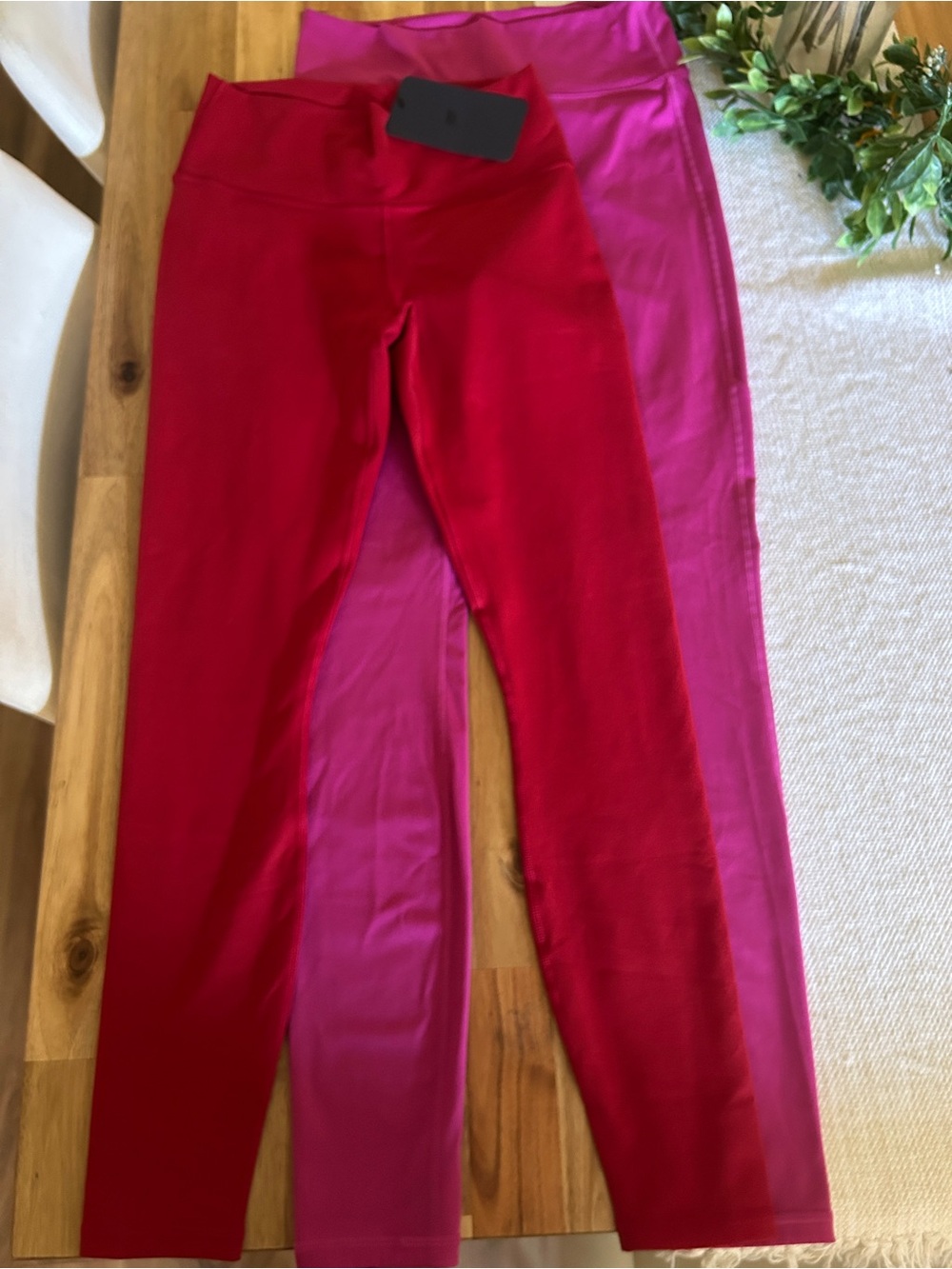 Fabletics set of 2 define, motion365 High-Rise Leggings in Red & Fuchsia